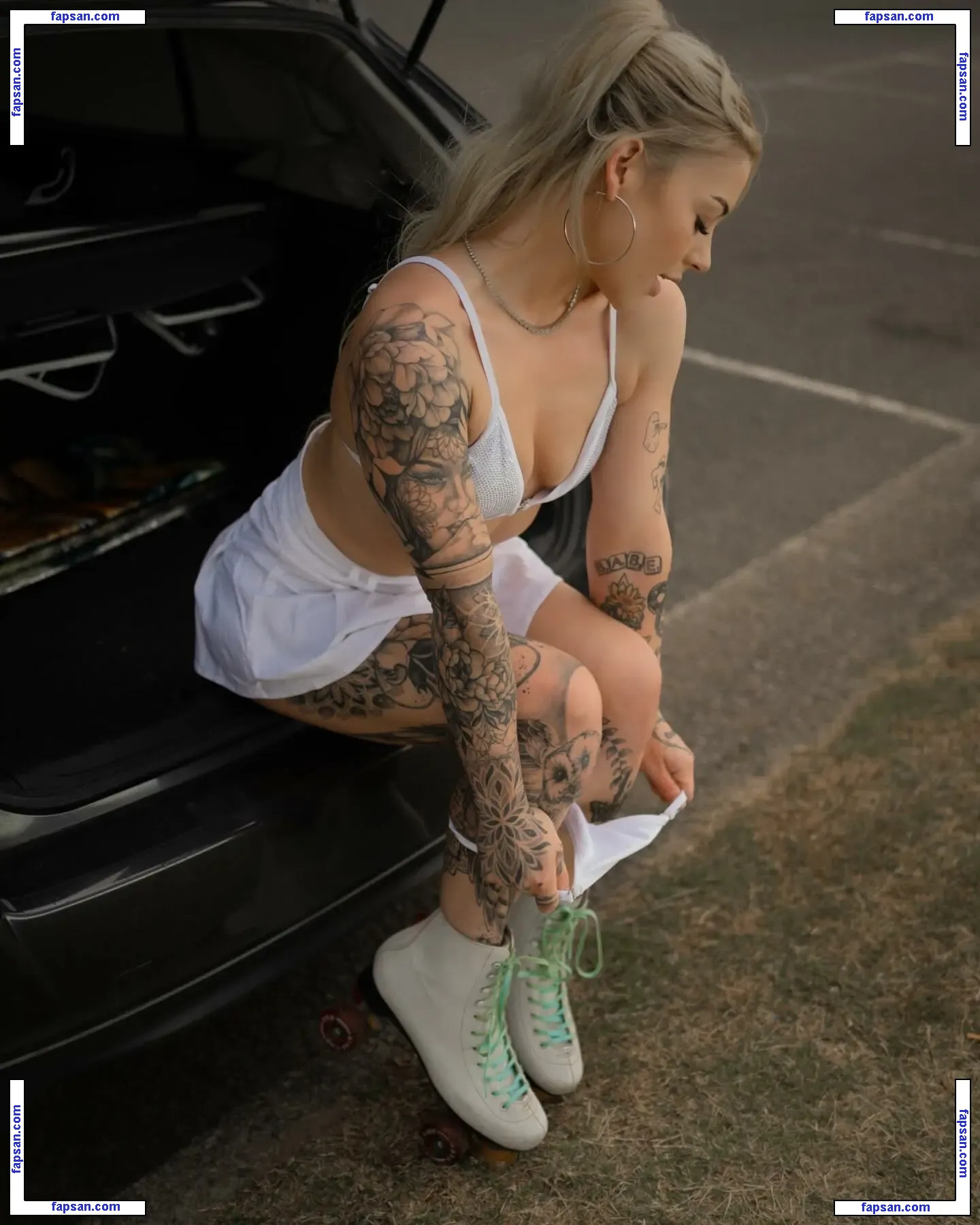 Olive May голая фото #0012 с Онлифанс