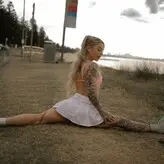 Olive May голая #0011