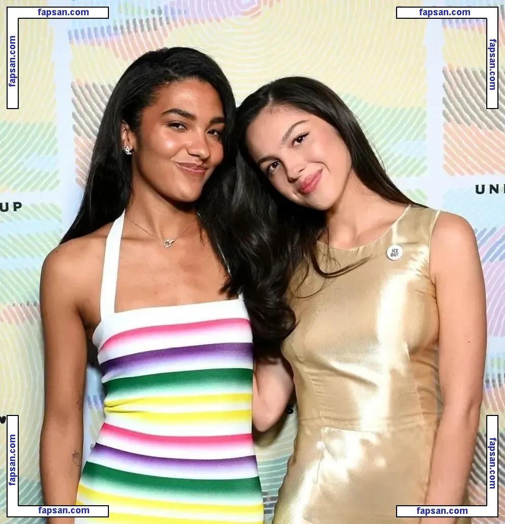 Olivia Dean голая фото #0005 с Онлифанс