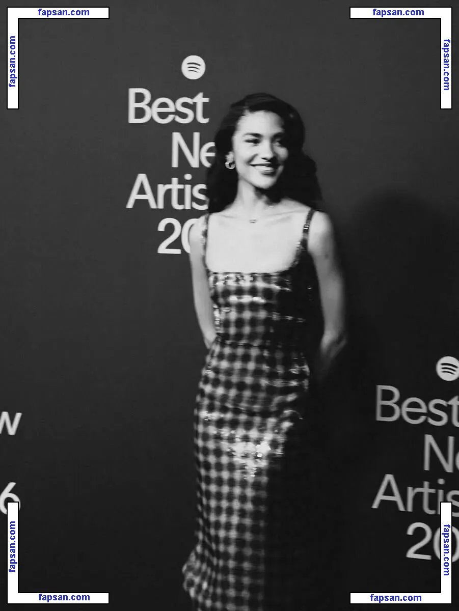 Olivia Dean голая фото #0011 с Онлифанс