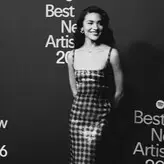 Olivia Dean голая #0011