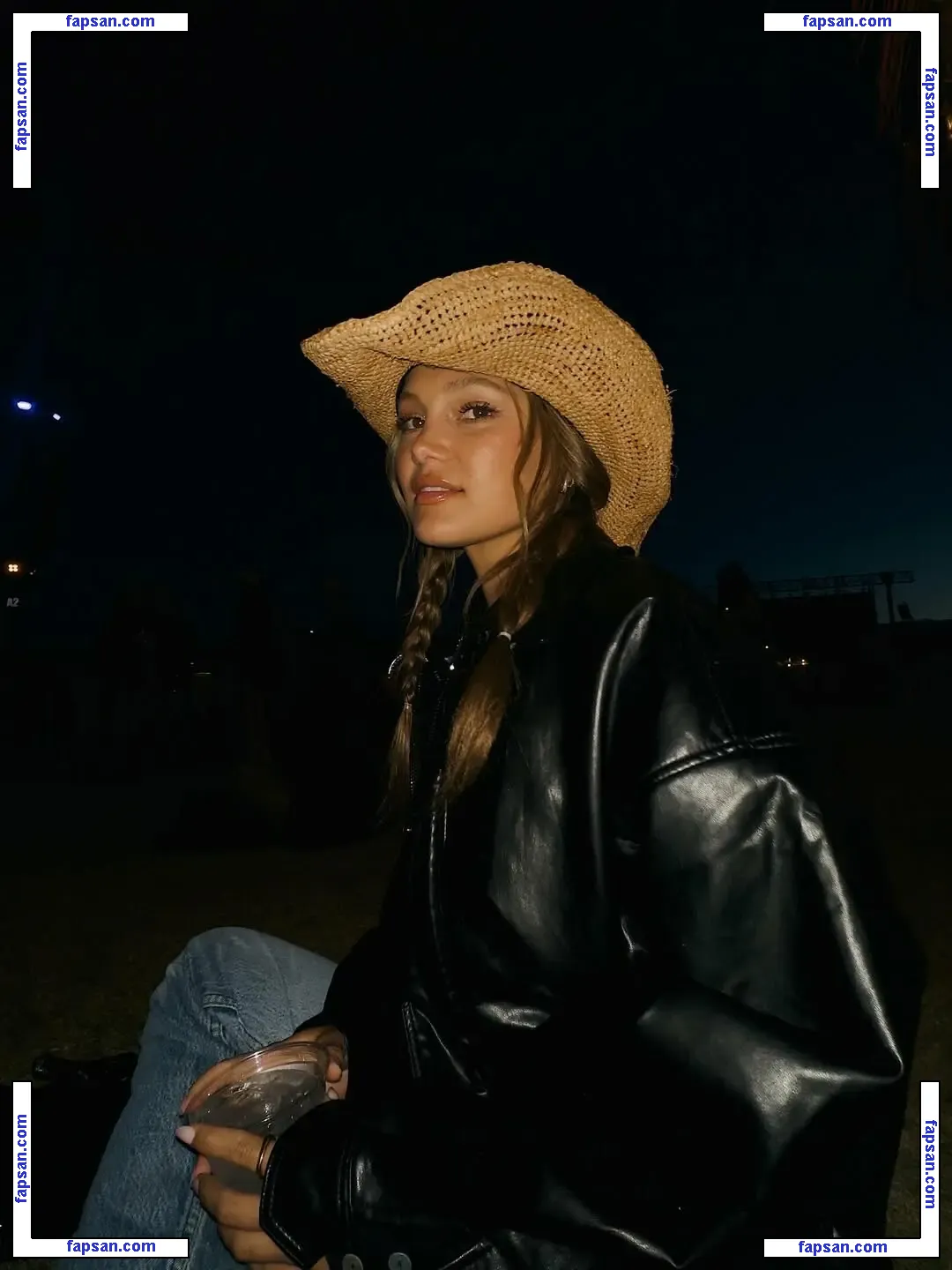 Olivia Holt голая фото #0672 с Онлифанс