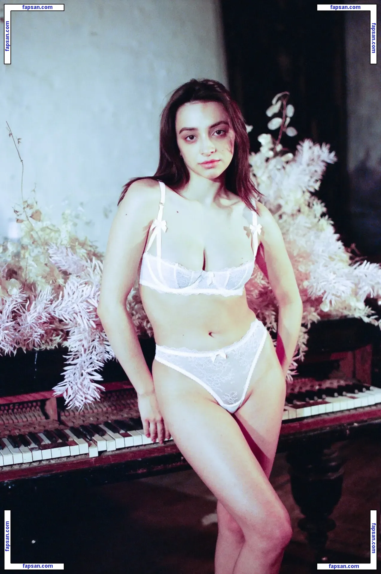 Olivia Linz nude photo #0159 from OnlyFans
