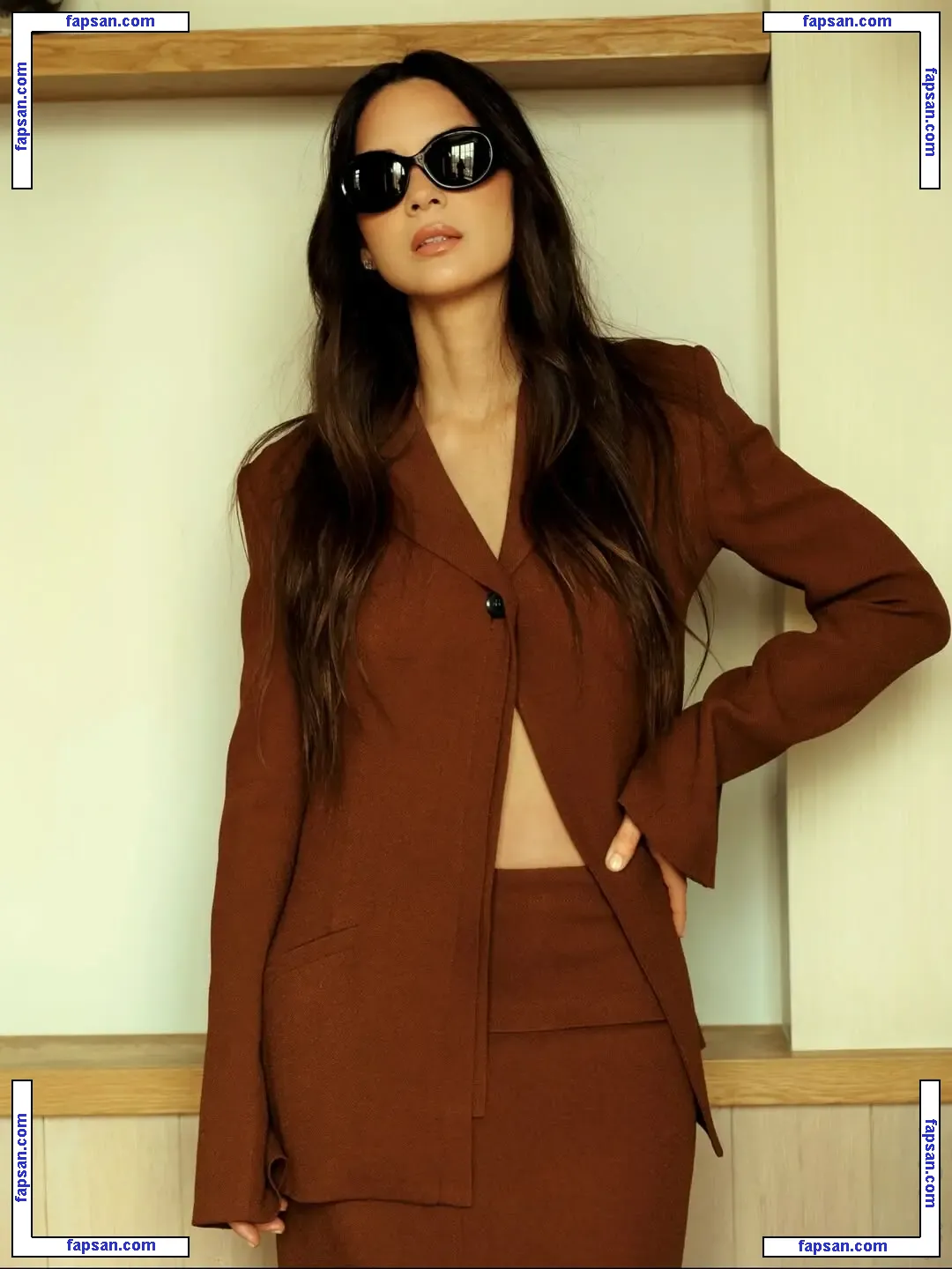 Olivia Munn голая фото #1900 с Онлифанс