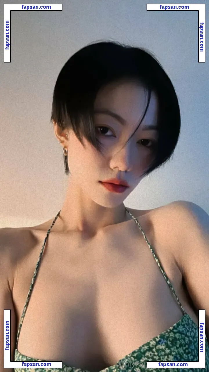 oliviashu nude photo #0012 from OnlyFans