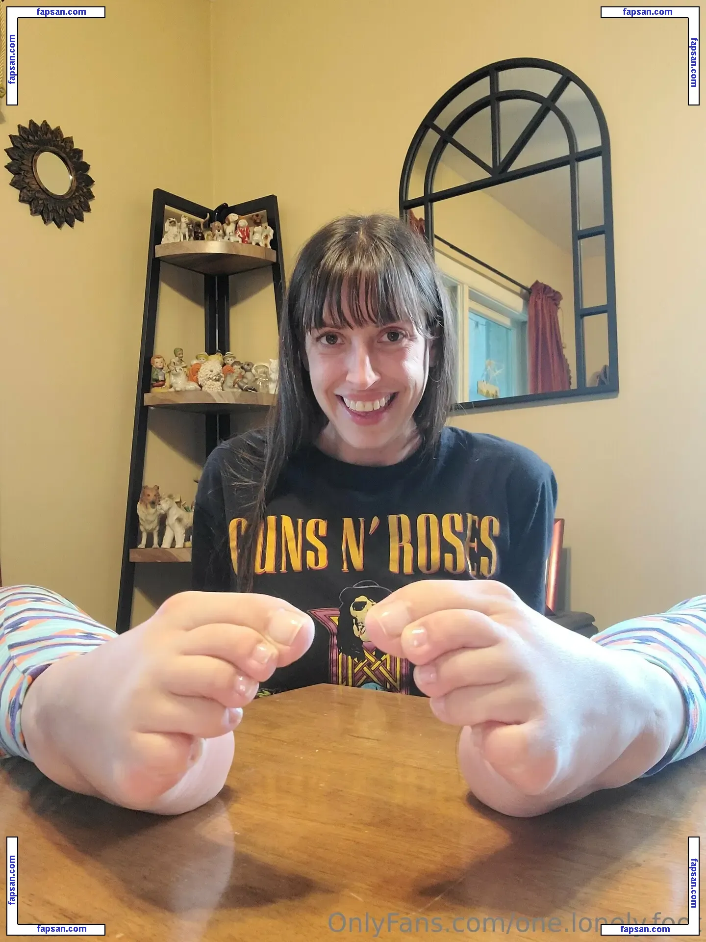 one.lonely.foot nude photo #0003 from OnlyFans