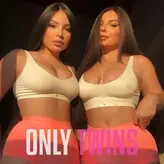Only Twins Hillary & Lesly голая #0025