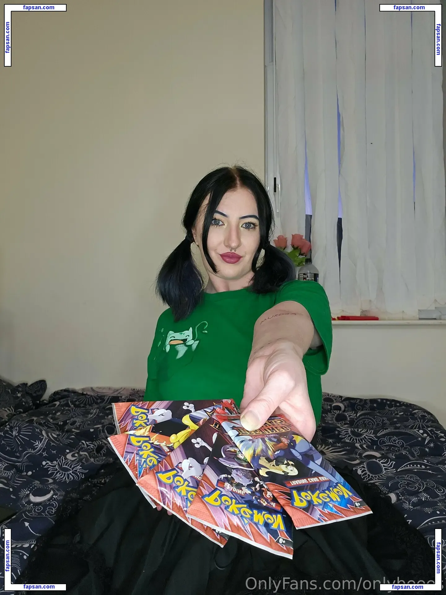 onlybeees nude photo #0018 from OnlyFans