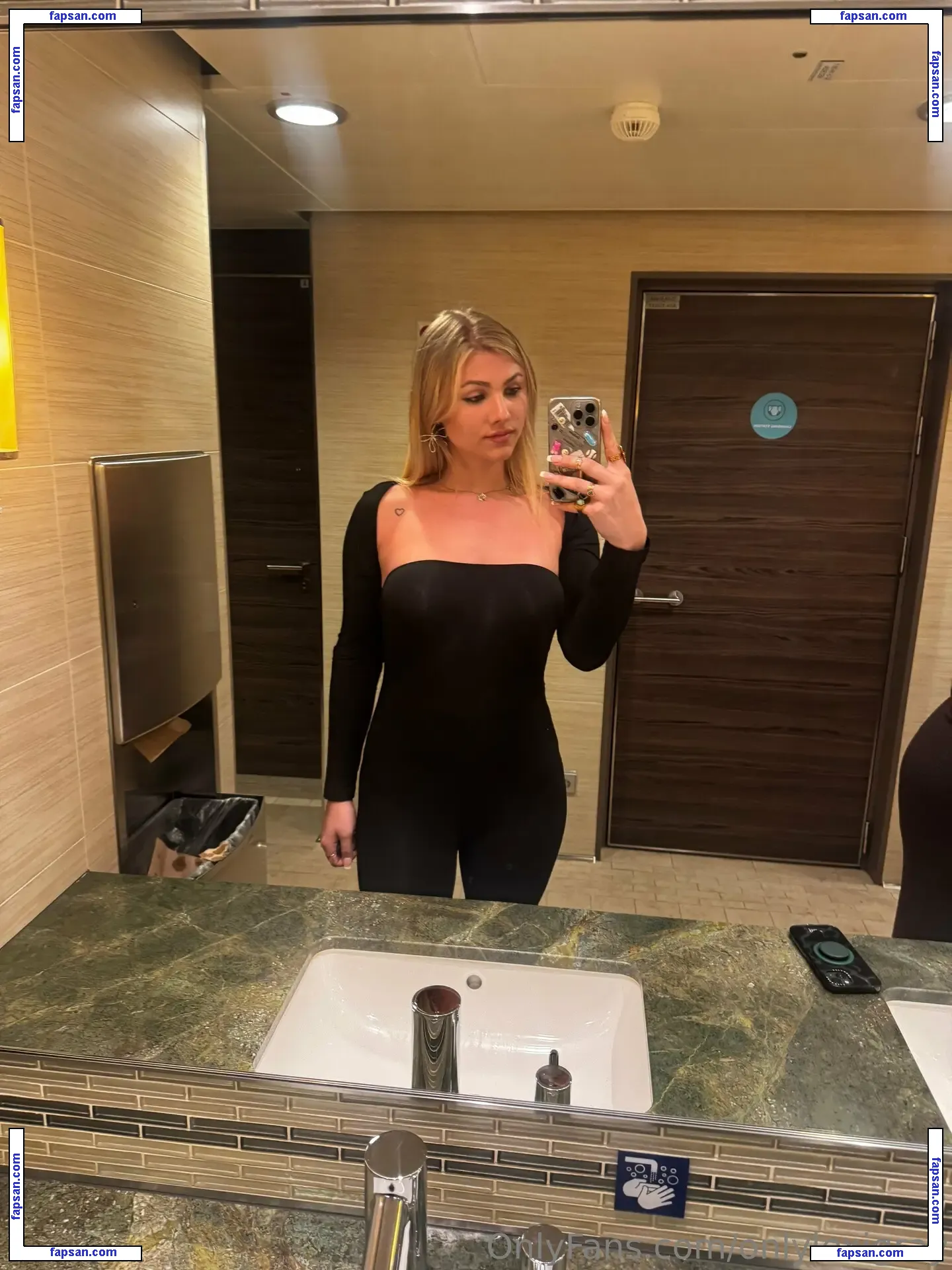 onlylexigray nude photo #0022 from OnlyFans