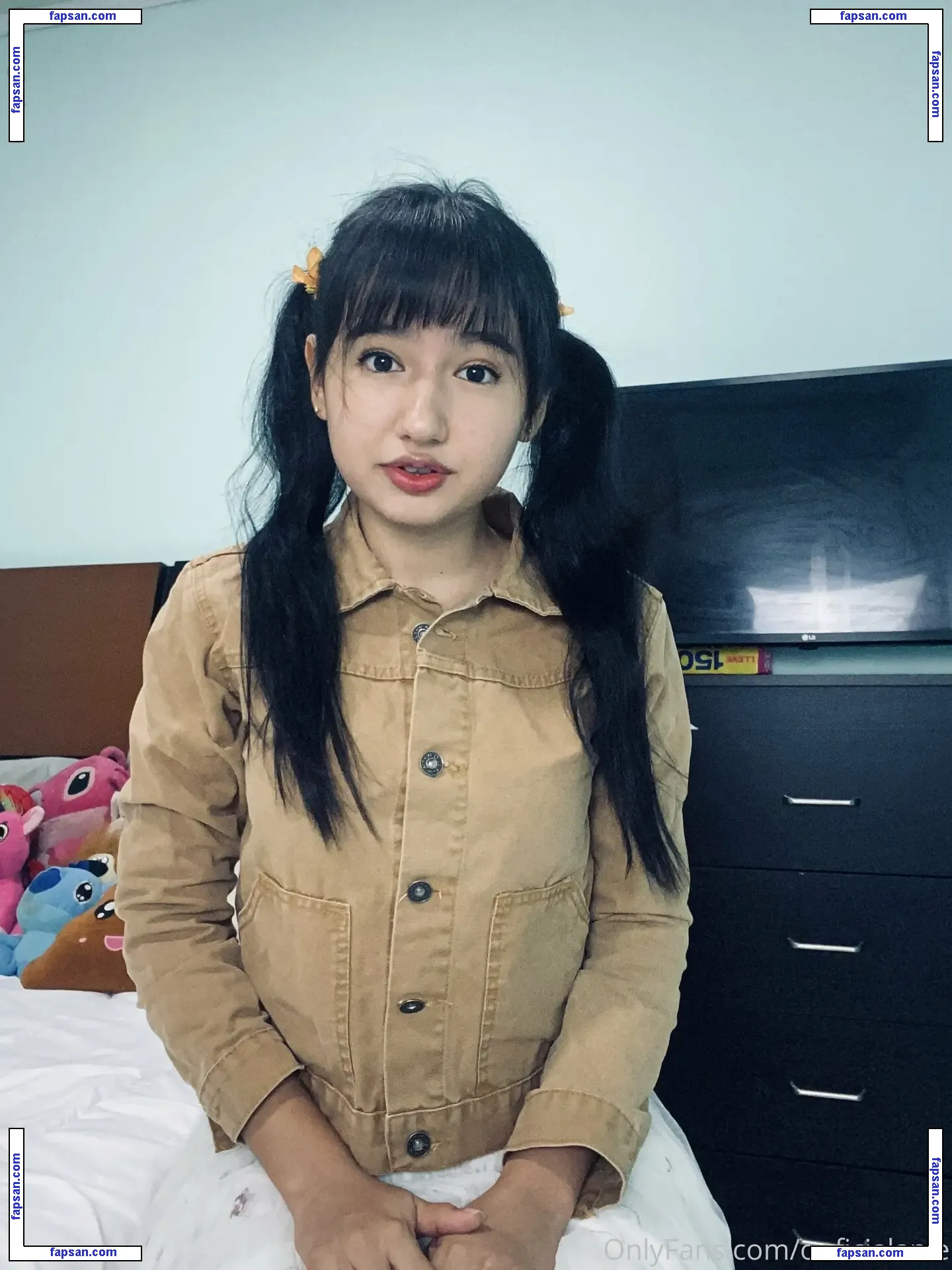 ooficialanie nude photo #0026 from OnlyFans