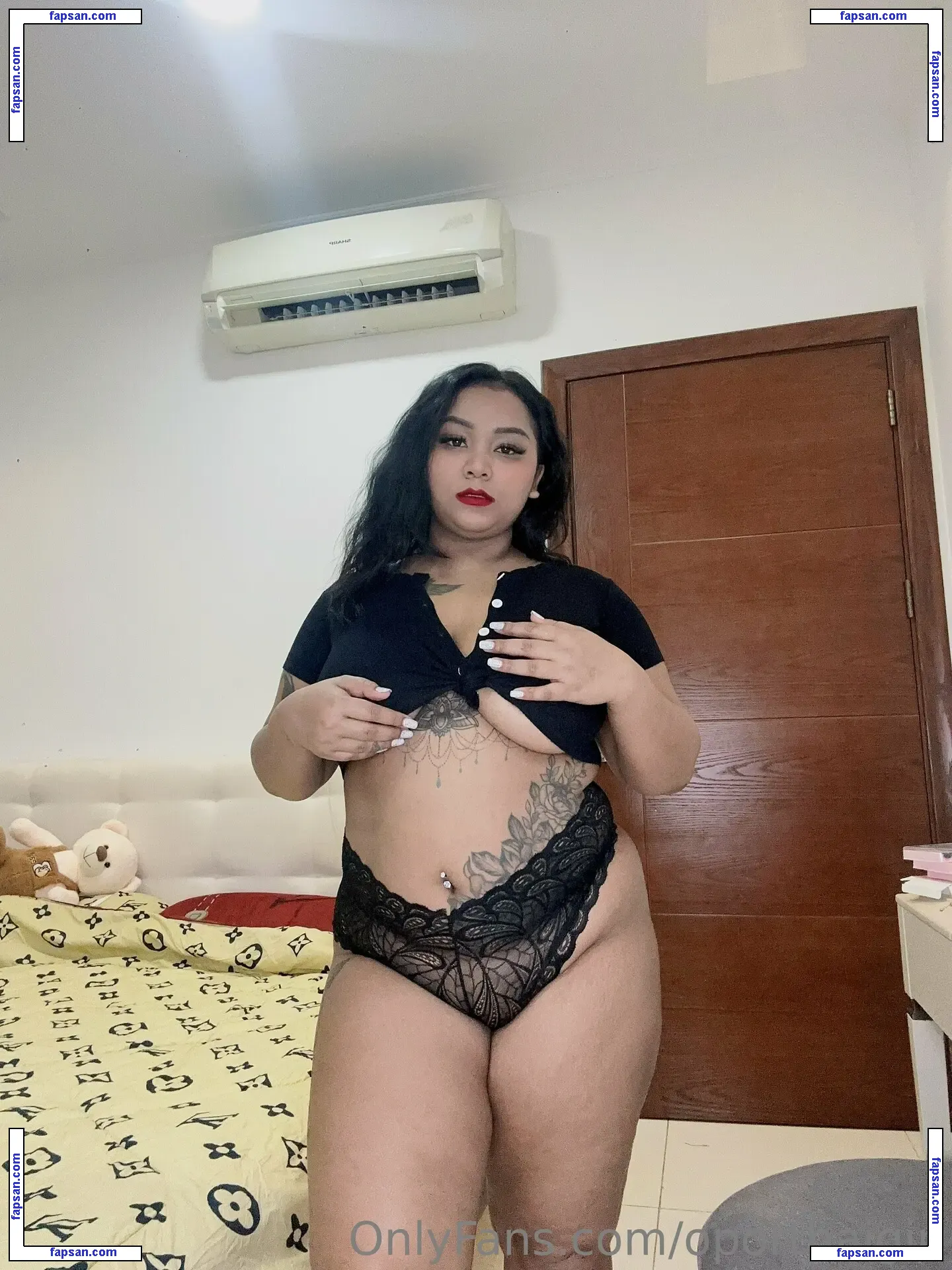 oporthaigirl nude photo #0030 from OnlyFans