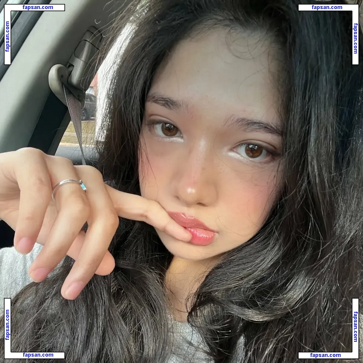 Outrovero голая фото #0001 с Онлифанс