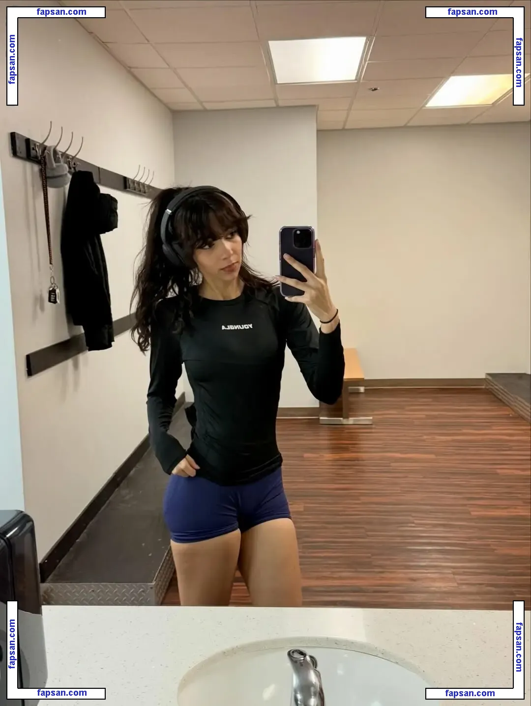 Over.taaa голая фото #0026 с Онлифанс