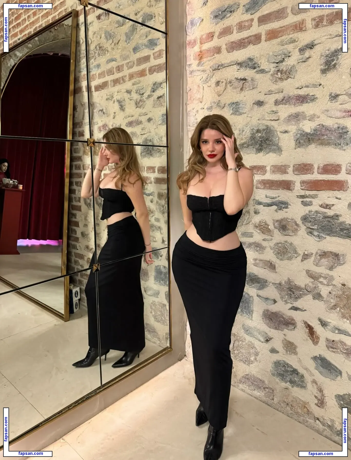 Oya Osmanağaoğlu nude photo #0013 from OnlyFans