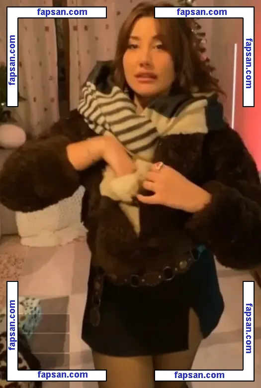 Özge Azunyan nude photo #0003 from OnlyFans