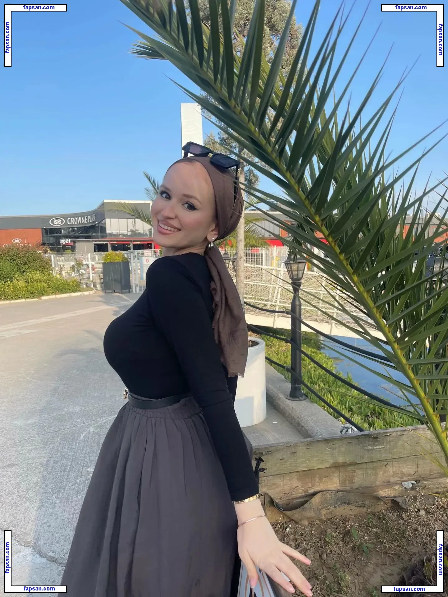 ozlemylzz nude photo #0006 from OnlyFans