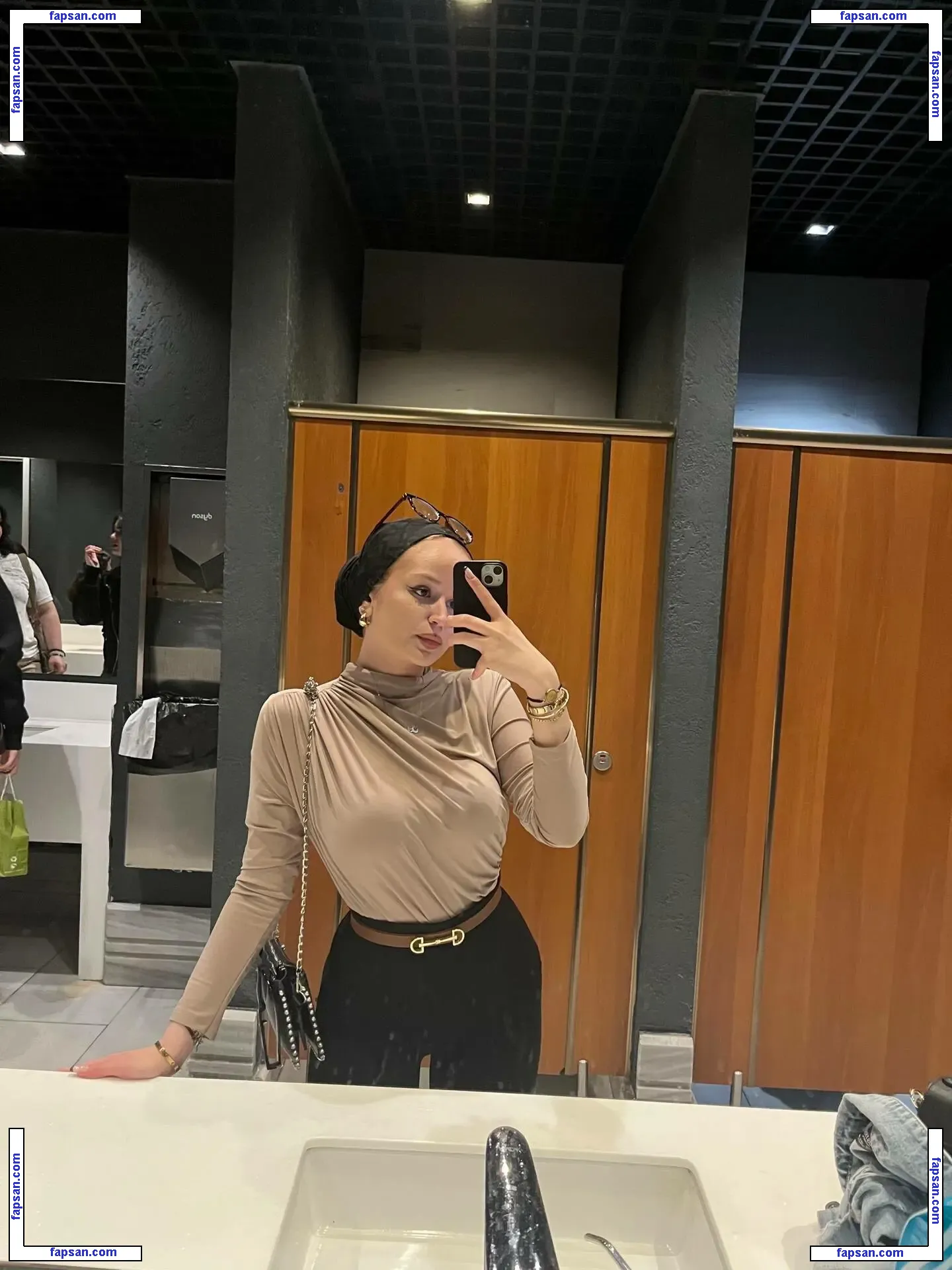 ozlemylzz nude photo #0011 from OnlyFans