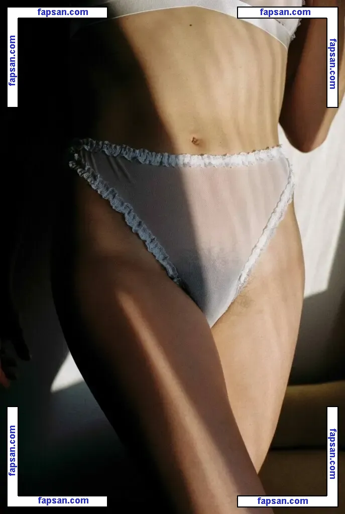 paeulini голая фото #0006 с Онлифанс