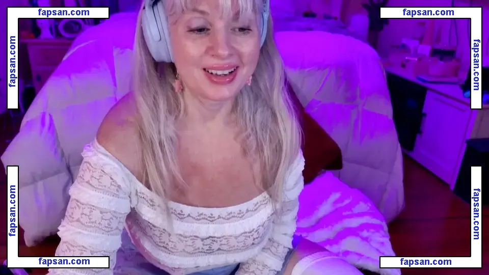 Paintedrose nude photo #0057 from OnlyFans