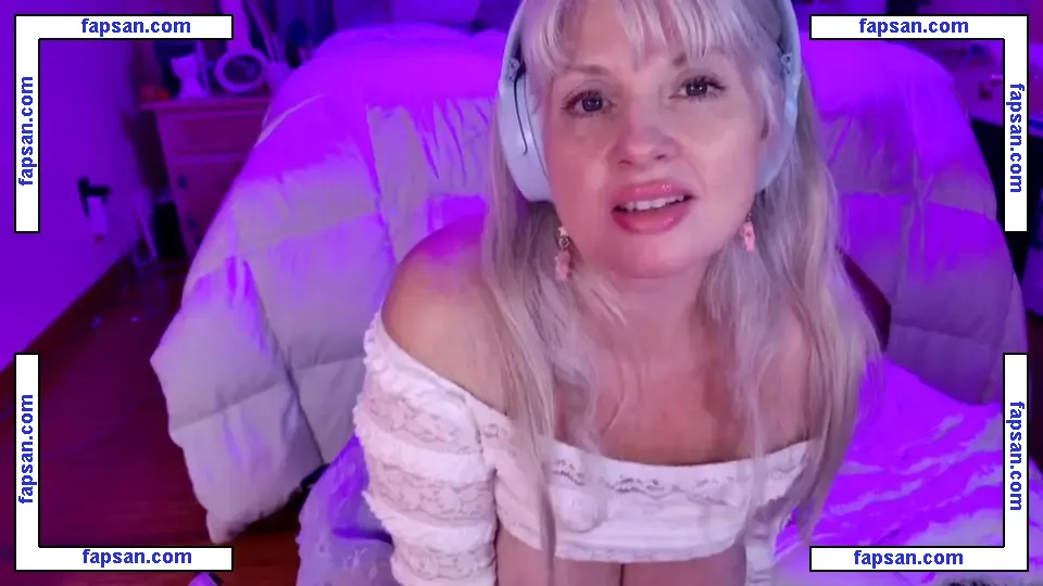 Paintedrose nude photo #0062 from OnlyFans