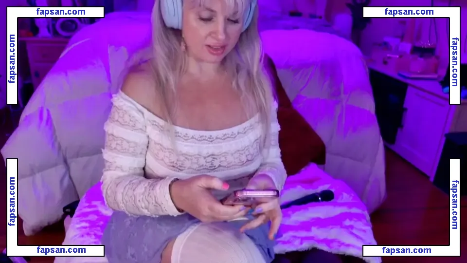 Paintedrose nude photo #0063 from OnlyFans