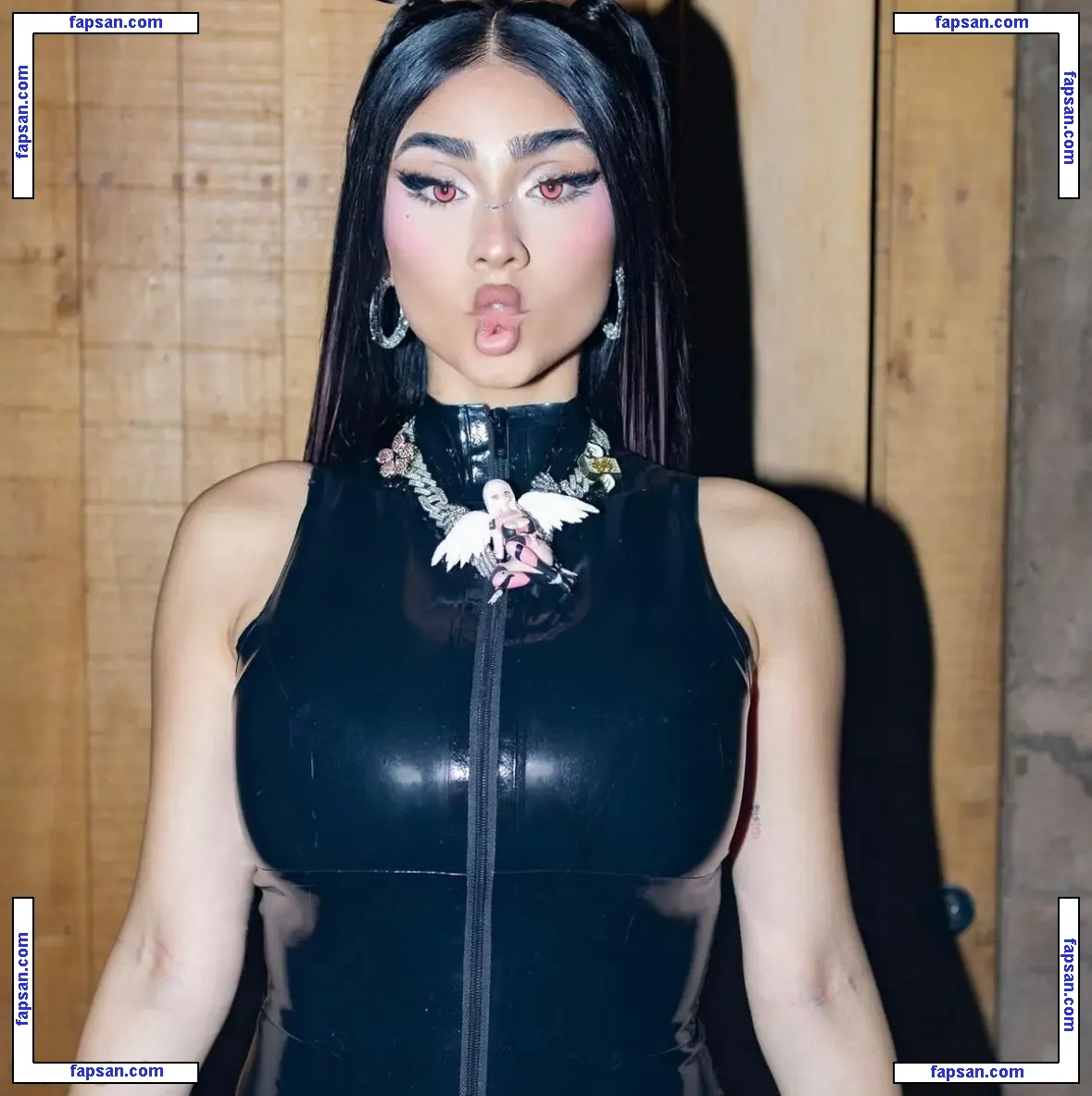 Paloma Mami голая фото #0022 с Онлифанс