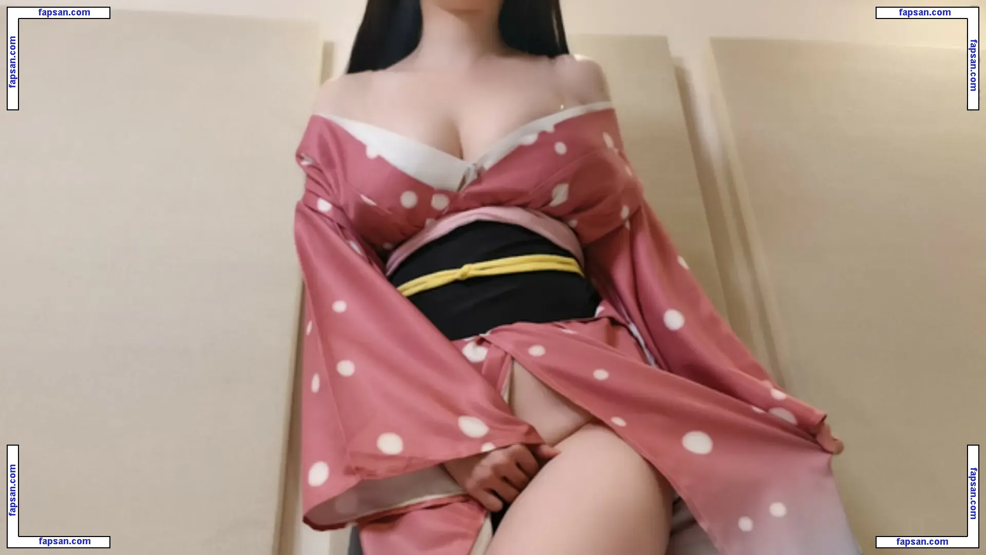 Pan Piano nude photo #0174 from OnlyFans