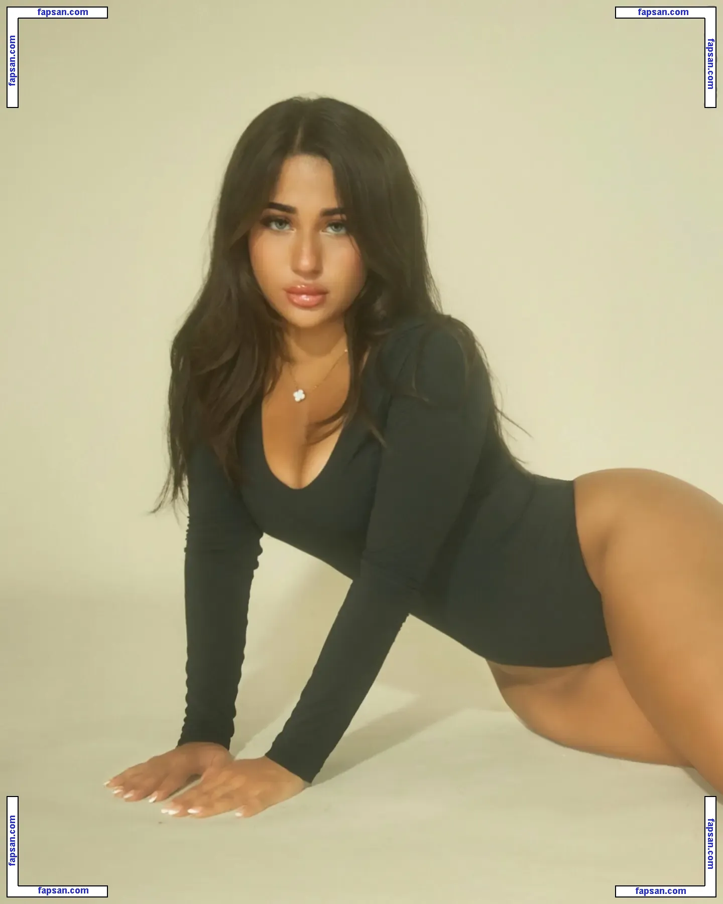 Pardis.Aram nude photo #0001 from OnlyFans