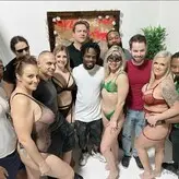 Paris Knight VIP голая #0012