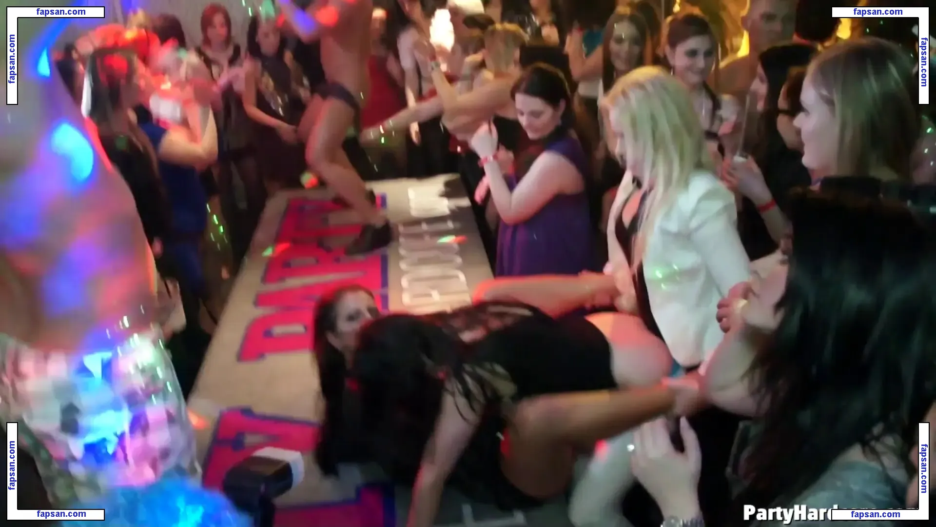 Party Hardcore голая фото #0068 с Онлифанс