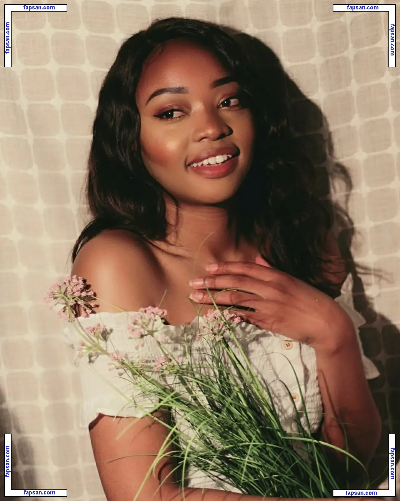 Patience Xina голая фото #0001 с Онлифанс