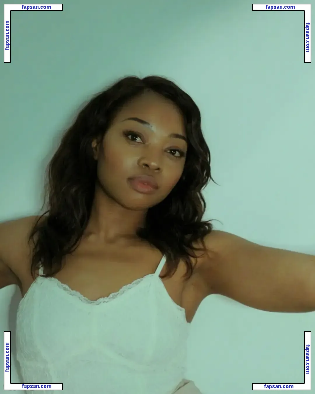 Patience Xina голая фото #0002 с Онлифанс