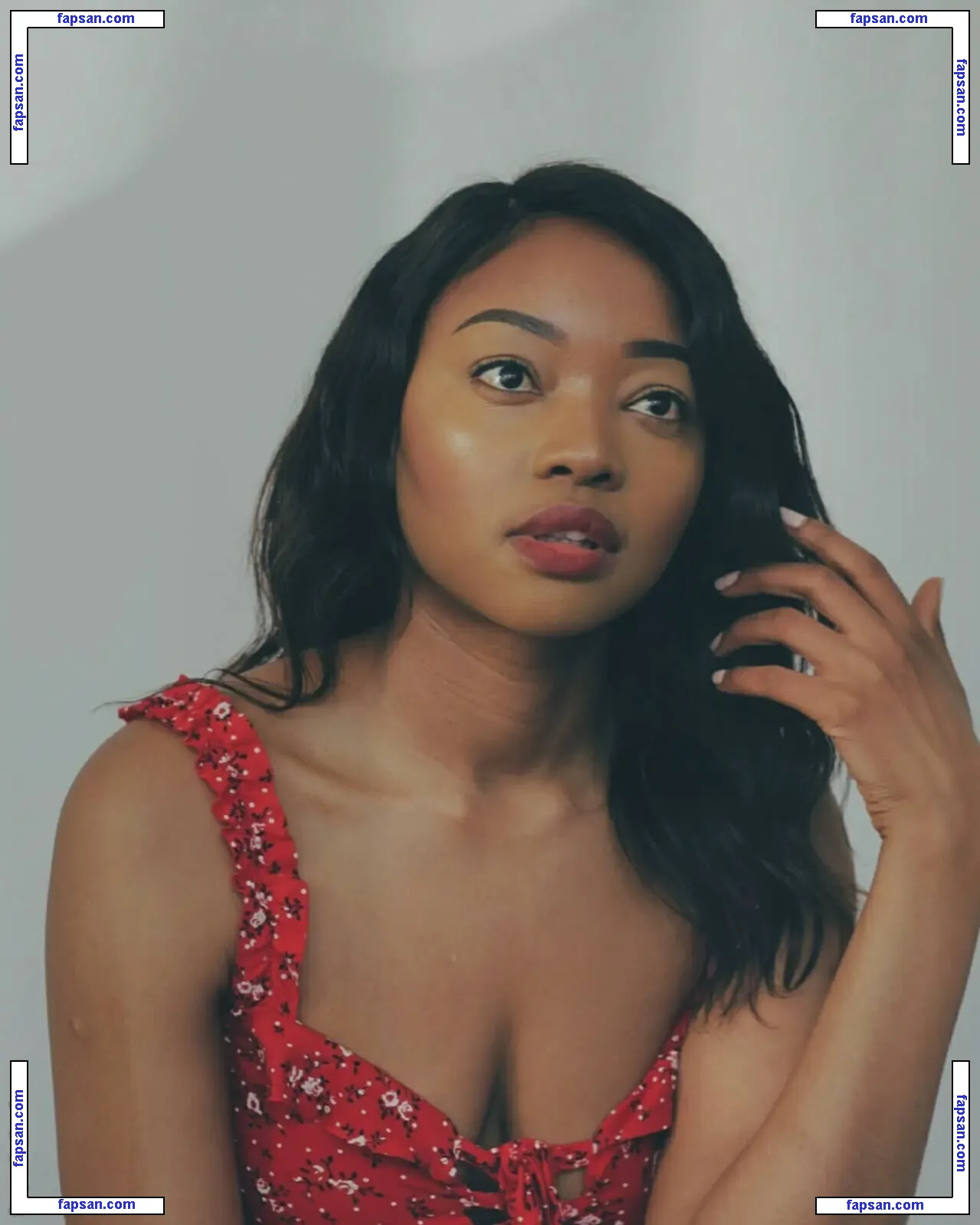 Patience Xina голая фото #0004 с Онлифанс