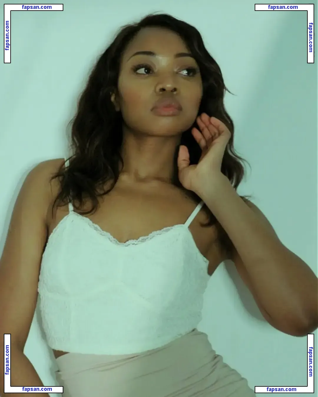 Patience Xina голая фото #0005 с Онлифанс