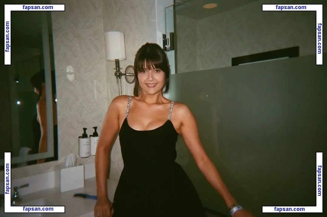 Patti Harrison голая фото #0001 с Онлифанс