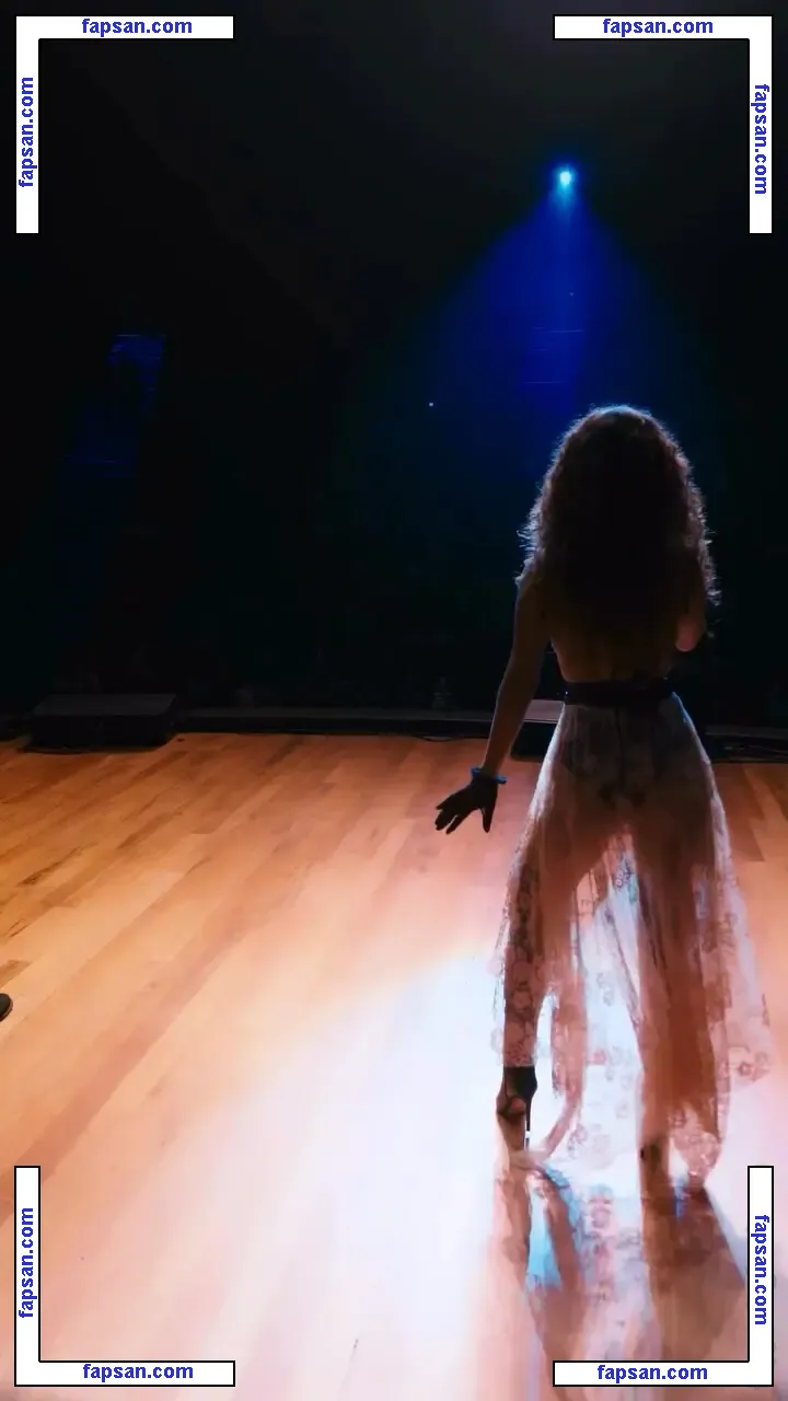 Paula Fernandes голая фото #0053 с Онлифанс