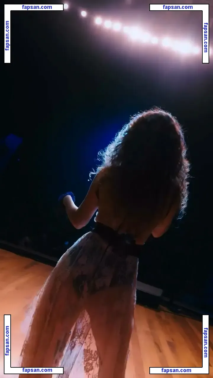 Paula Fernandes голая фото #0056 с Онлифанс