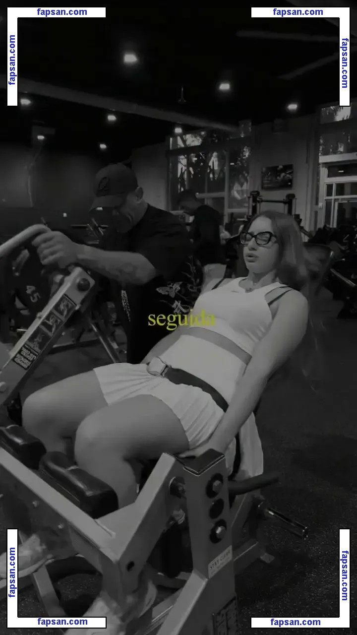 Paula Sanchiz Paulattier nude photo #0015 from OnlyFans