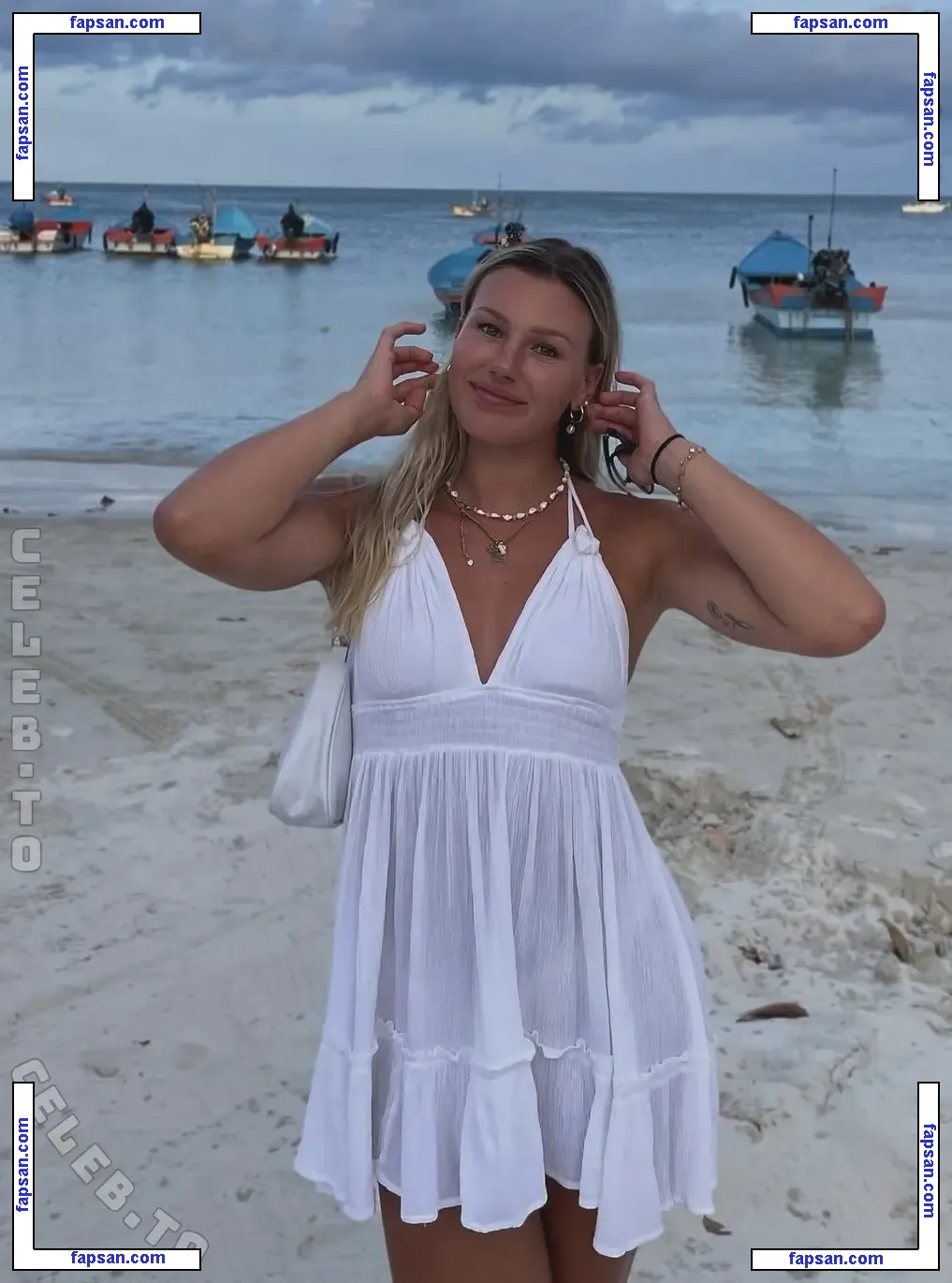 paulinewsn голая фото #0002 с Онлифанс