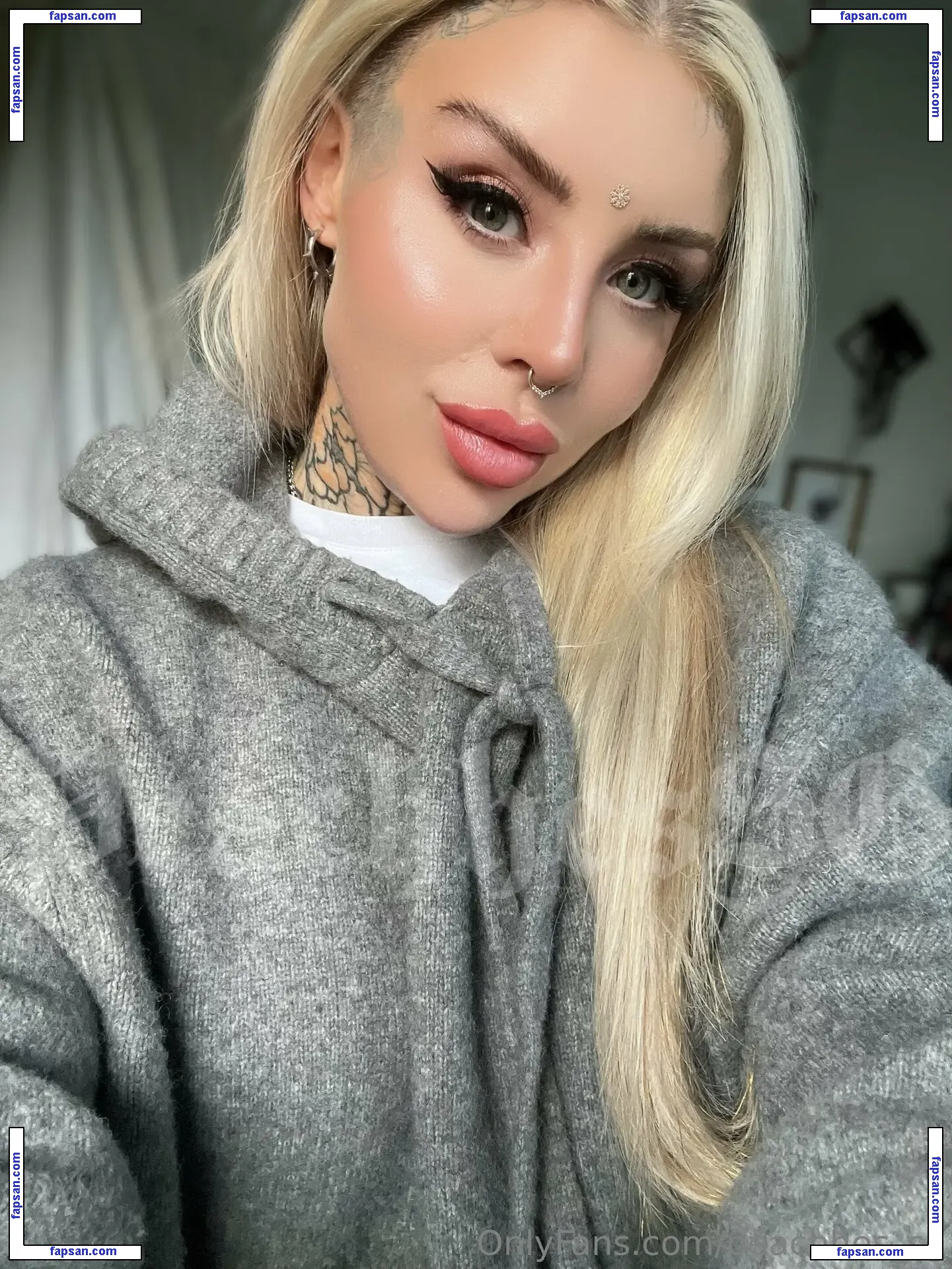 Peachhes SG nude photo #0045 from OnlyFans