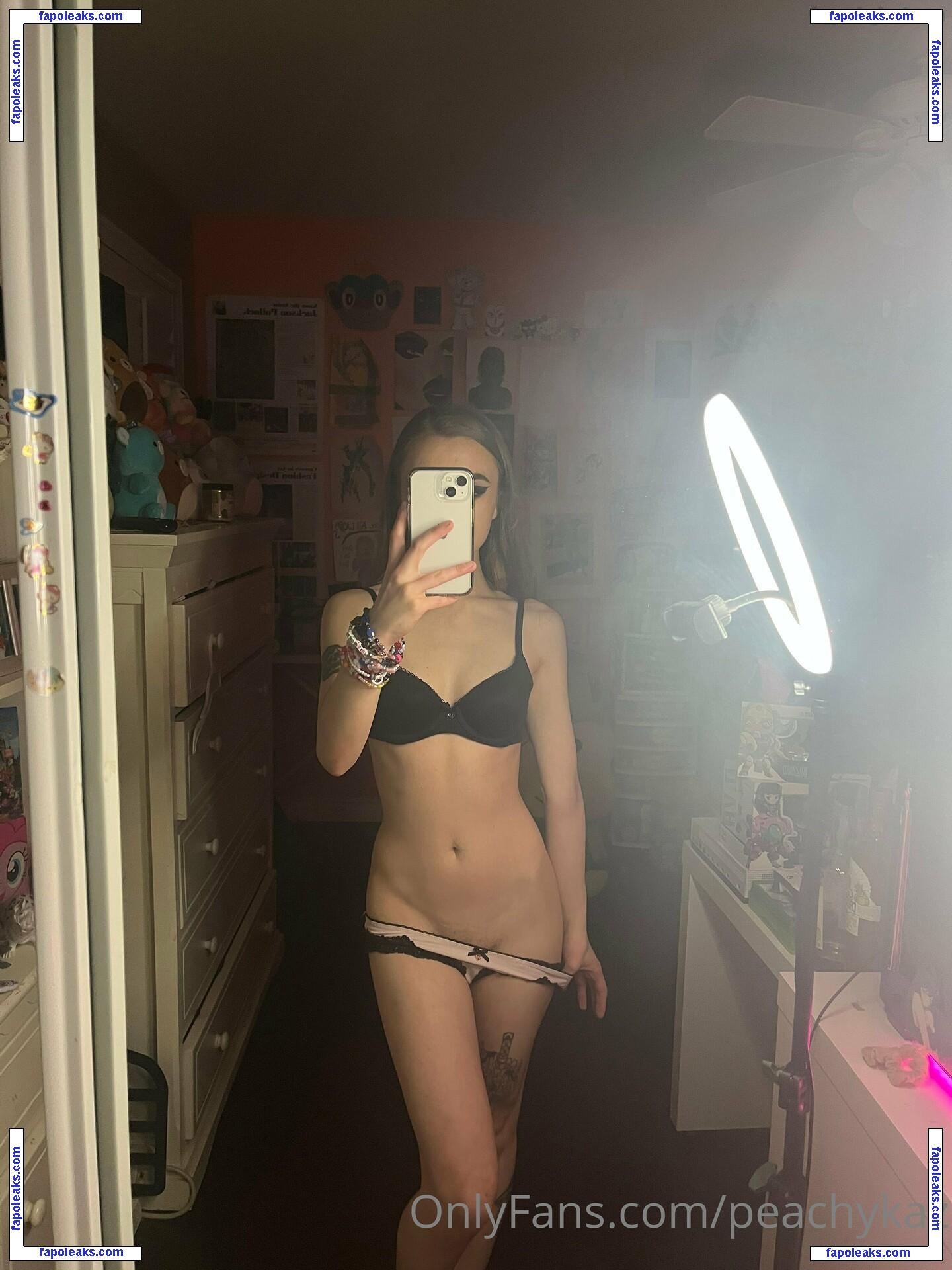 peachykaz / peachykaix nude photo #0023 from OnlyFans