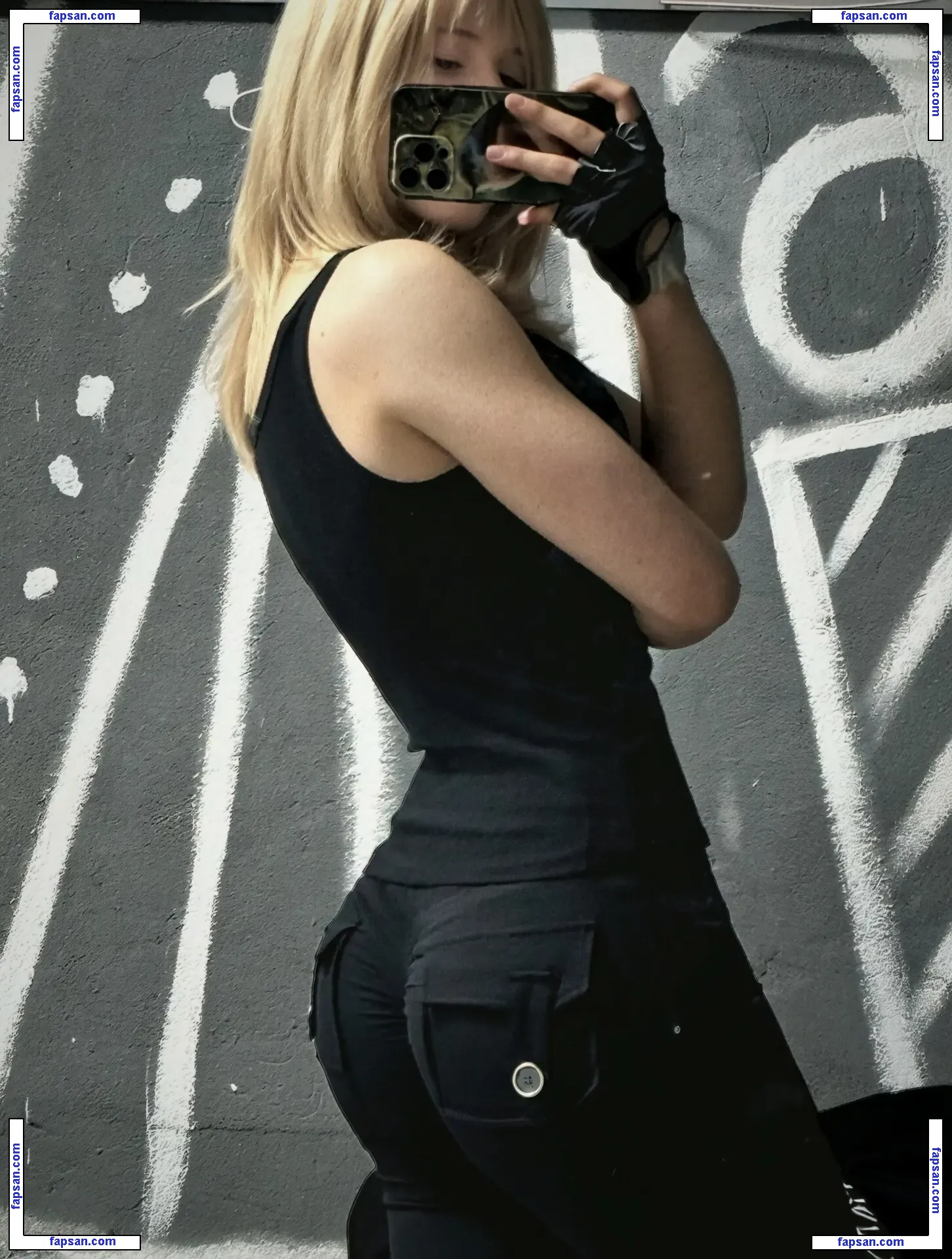 Pelememe голая фото #0001 с Онлифанс