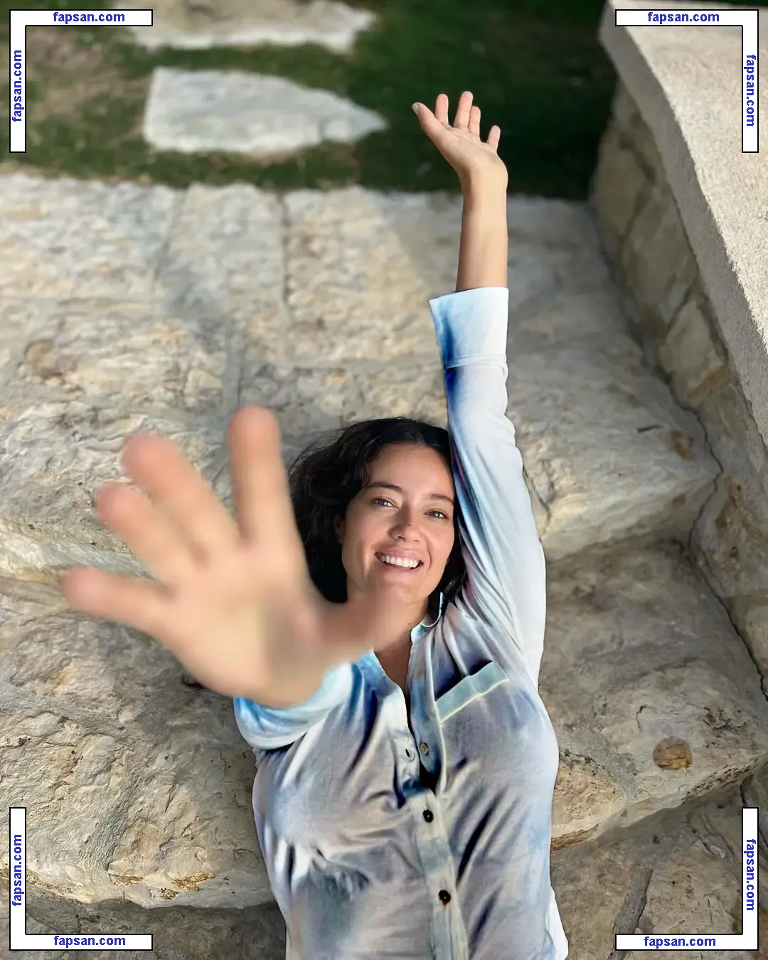 Pelin Akil голая фото #0022 с Онлифанс