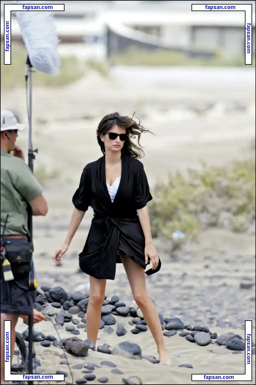 Penélope Cruz nude photo #0184 from OnlyFans