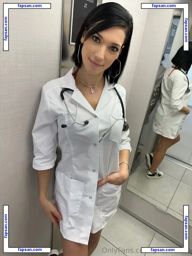 Perla Nurse nude photo #0014 from OnlyFans