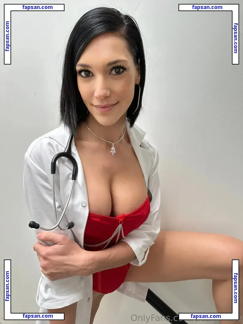 Perla Nurse nude photo #0023 from OnlyFans
