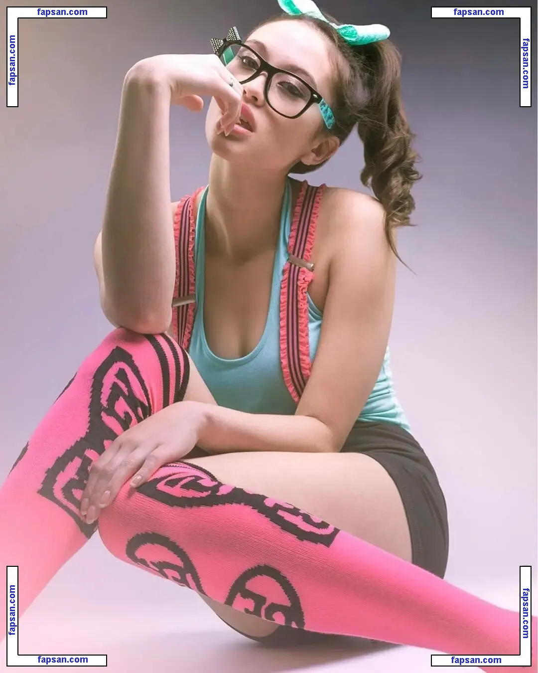 Perpetua Smith голая фото #0005 с Онлифанс