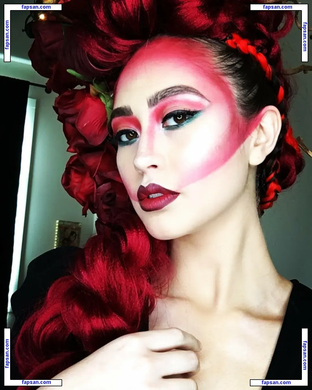 Perpetua Smith голая фото #0011 с Онлифанс