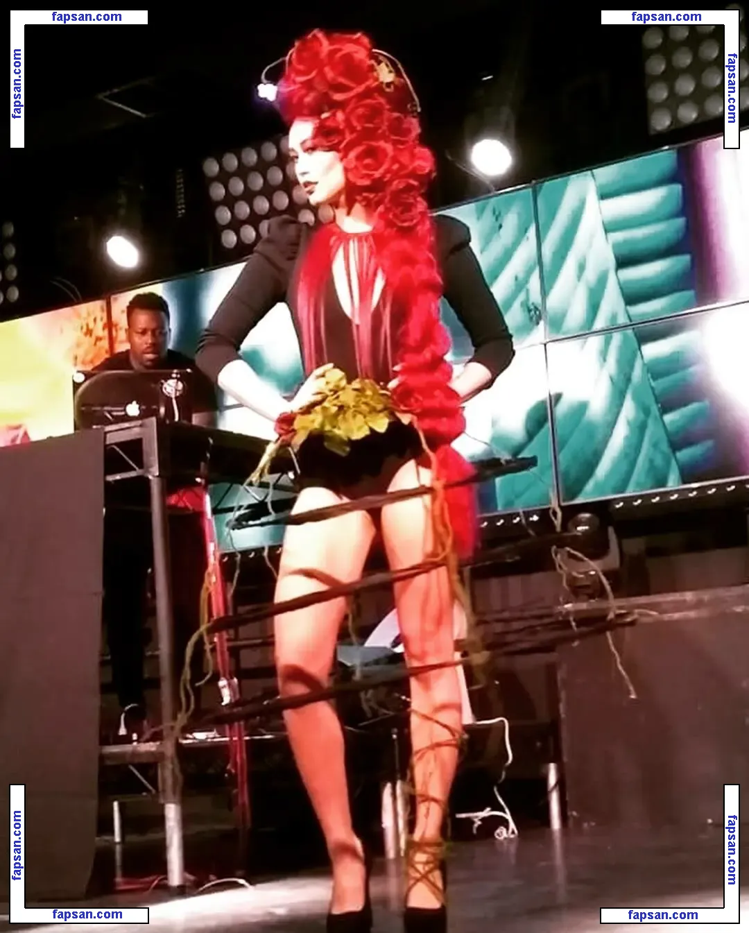 Perpetua Smith голая фото #0024 с Онлифанс