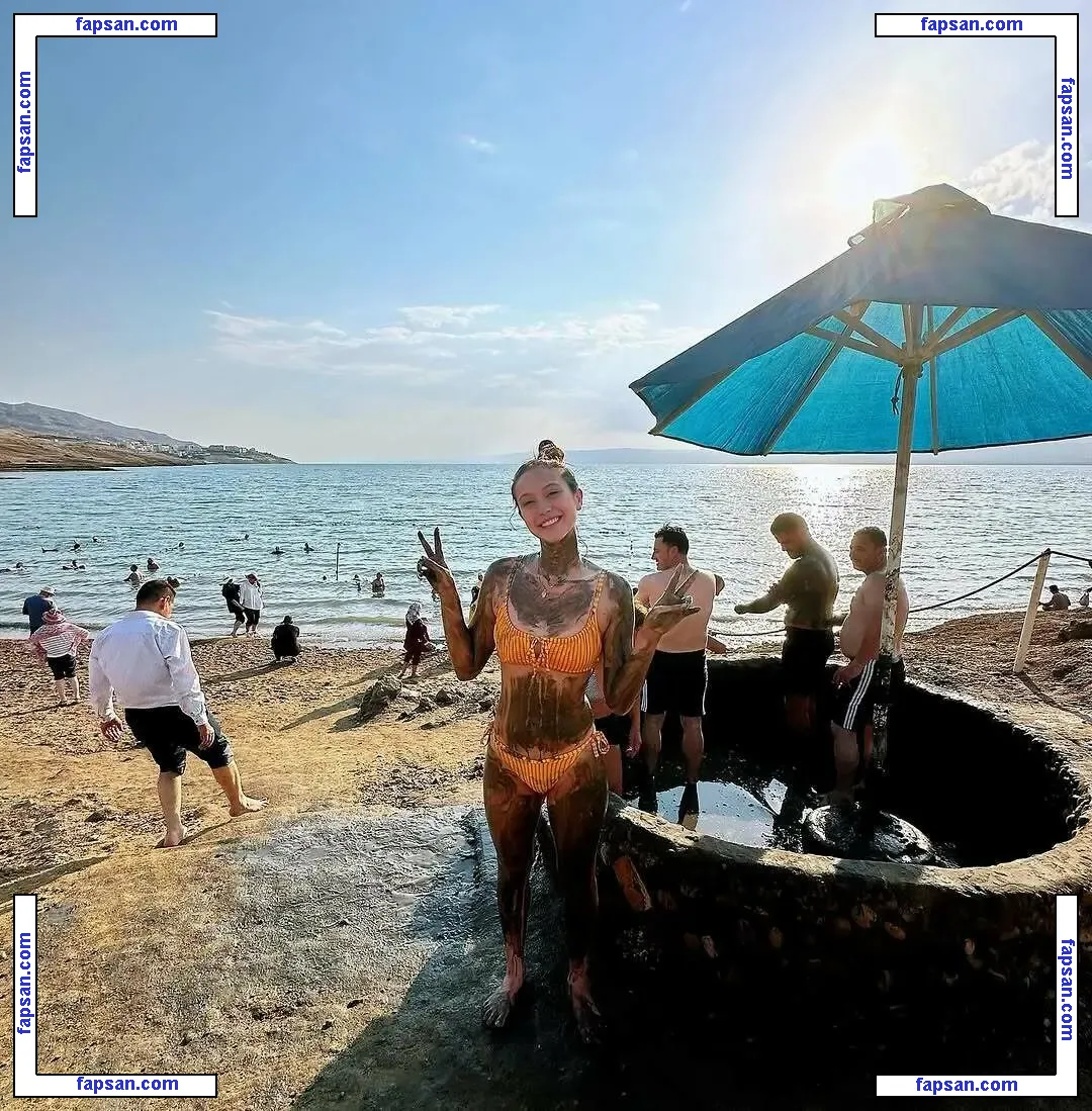 Perpetua Smith голая фото #0032 с Онлифанс